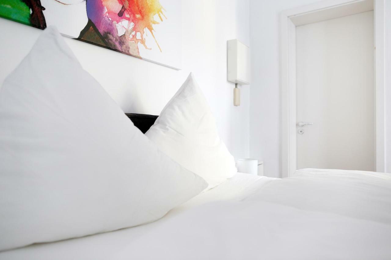 Swine By Rockchair Apartments L Superhost Status L Cozy Family & Business Flair In City Center "Mitte" Modern Studio Boxspringbed Welcomes You! Βερολίνο Εξωτερικό φωτογραφία
